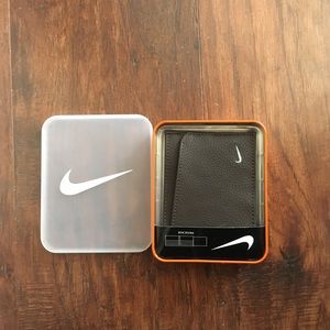 Men’s Nike Tri-Fold wallet